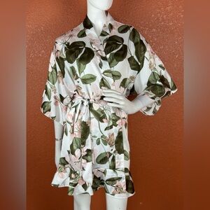 Victorias Secret Medium Here Comes The Bride Floral Satin  Wrap Robe S-XS  D4